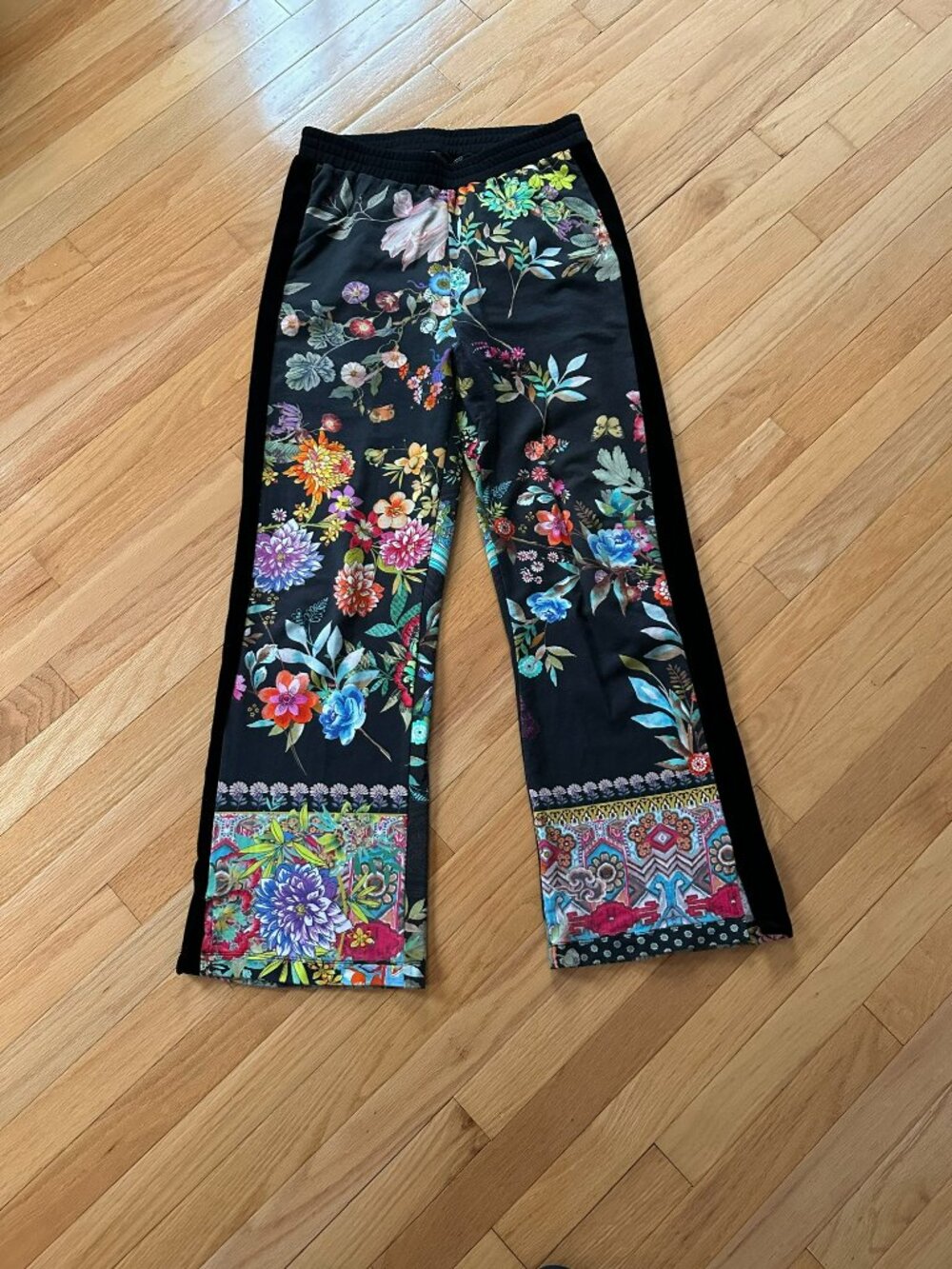 Johnny Was Boho Black Dreamer Velvet Mix Pull-On Pant  - Size S - Picture 2 of 5